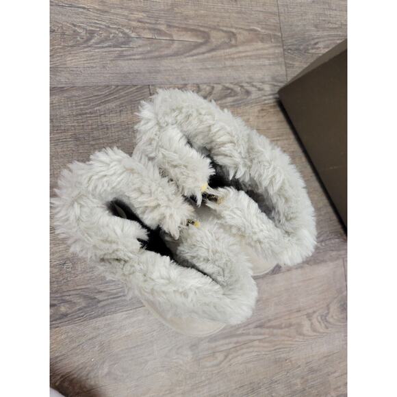 Lamo Water and Stain Resistant Suede Boots Willow Dove Size 6 Gray - Picture 7 of 9